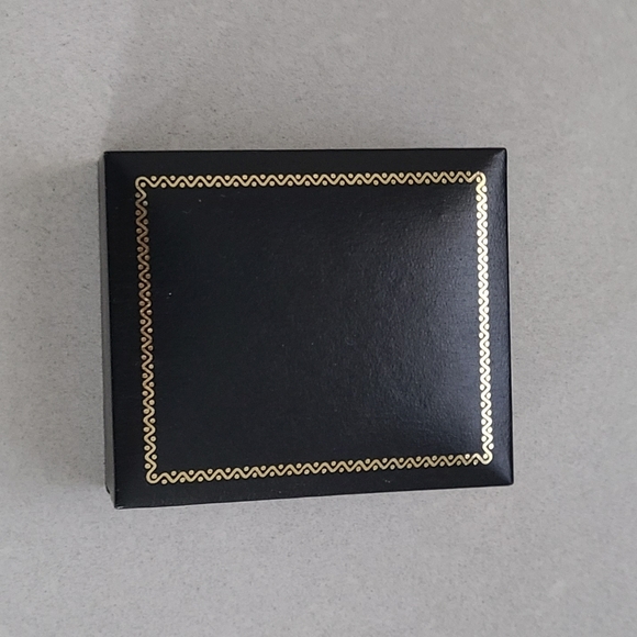 Fifth Avenue Collection of Jewellery, Dolphin Pin - Picture 5 of 7